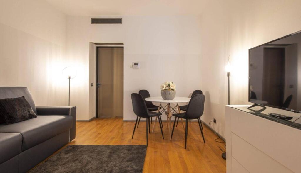 Milan Duomo Suites Экстерьер фото