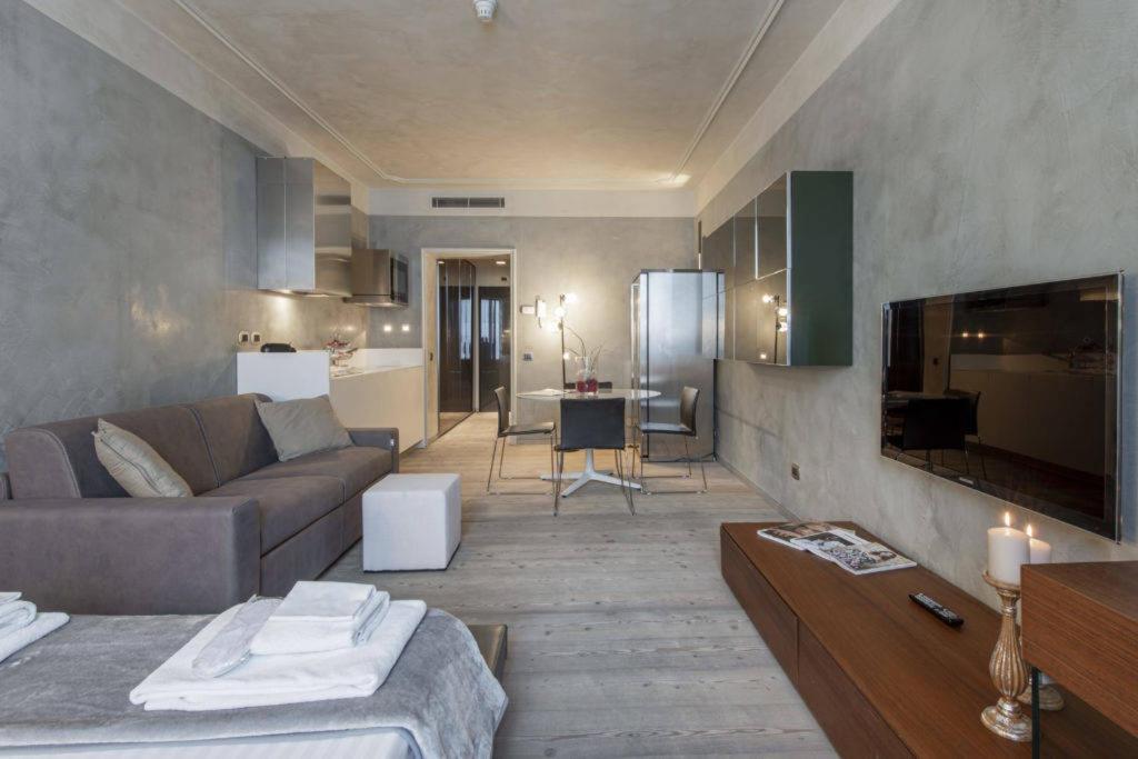 Milan Duomo Suites Экстерьер фото