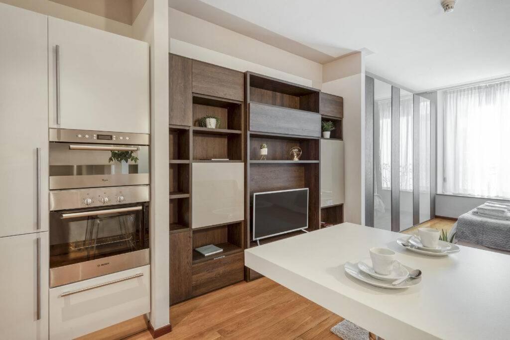 Milan Duomo Suites Экстерьер фото
